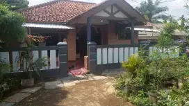 Disewakan tahunan dikontrakan rumah kontrakan bsd 5 menit stasiun