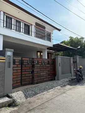 Rumah Sewa 4 Bedroom  Gunung Lumut Denpasar