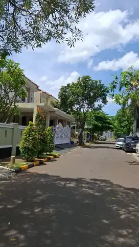 Rumah renovasi 2 lantai di Puspita Loka Bsd city