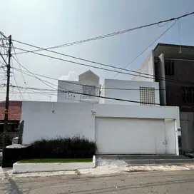 JUAL RUMAH MASIH BARU RENOV MODERN DI PERMATA HIJAU