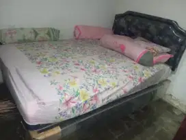 Di Jual Springbed merek central 180 x 200 kondisi  bagus istimewa