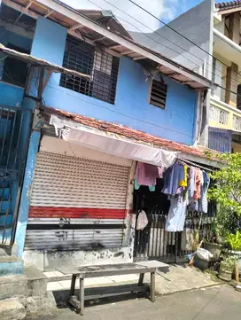 Rumah strategis
