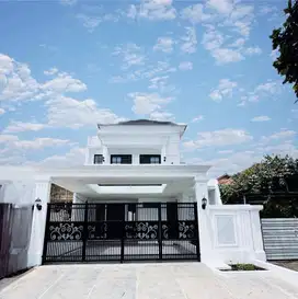 Rumah Baru American Classic dalam Komplek Elit Cinere