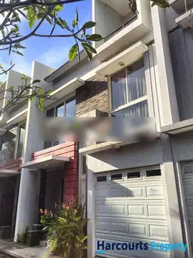Townhouse Bagus Siap Huni Senayan Golf