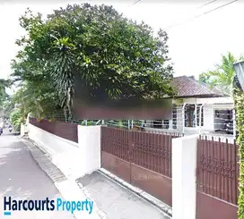 Rumah Lokasi Strategis area Kemang