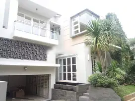 Rumah Siap Huni Lingkungan Tenang Area Kemang