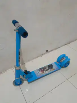 Skuter anak Frozen