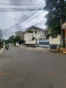 Rumah Dalam Komplek DPR Kemanggisan