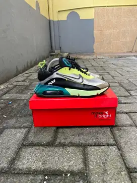 DIMANA LG ADA NIKE AIRMAx size 42 SEGINI?