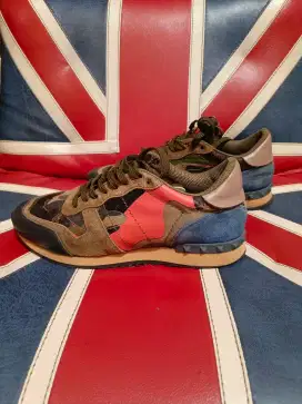 Sale sepatu valentino