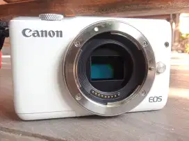 Jual kamera bekas canon eos m10 putih