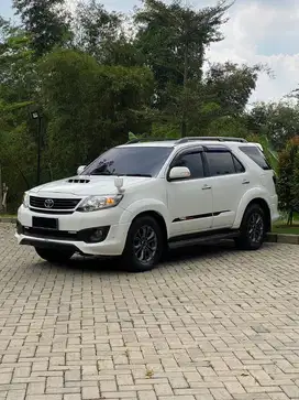 Toyota Fortuner Diesel TRD VNT G 2015 Automatic