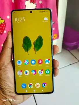 POCO F5 RAM 12/256 GB