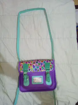 Tas ungu smiggle