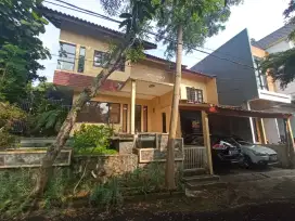Dijual rumah 2 lantai di Komplek Pasir layung Padasuka Bandung