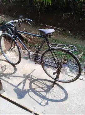 Di jual Speda ontel kondisi bagus terawat dan speda federal.