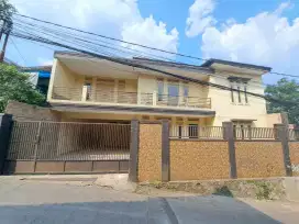 Dijual rumah 2 lantai siap huni di padasuka dekat saung udjo bandung