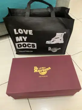 Sepatu Docmart 1461 made in England