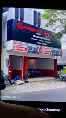 Toko 3 lantai tengah kota