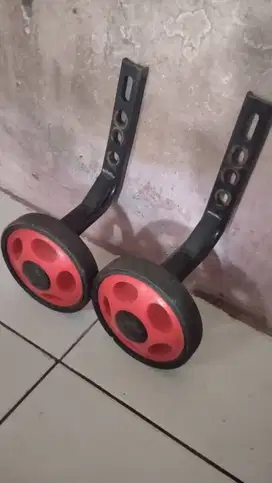 Roda bantu sepeda