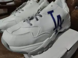 sepatu MLB Size 43