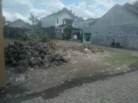 Tanah strategis SHM (timur RS Hardjolukito)