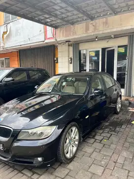 BMW 320i 2011 CKD