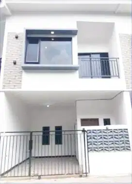 Rumah Modern 2 Lantai Bebas Banjir Lokasi Dekat Stasiun KRL Cakung