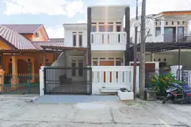 Rumah Strategis 2 Lt dekat Living World Alam Sutera Siap KPR J-20755