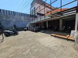 Jalan Raya Tidar Bangunan Komersial.  Pusat Kota Surabaya