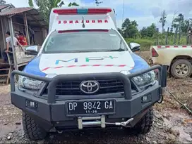 Ambulance Medika Plaza (MP 30)Toyota Hilux Double Cabin 2.4L (4x4) MT
