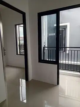 Rumah Minimalis 2 Lantai Bebas Banjir 8 menit ke St Lenteng Agung & UI