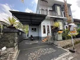 dijual rumah lantai 2 abianbase kapal