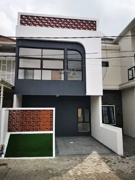 Rumah Modern Panoramic di Ikan2 Tasikmadu Harga Promo