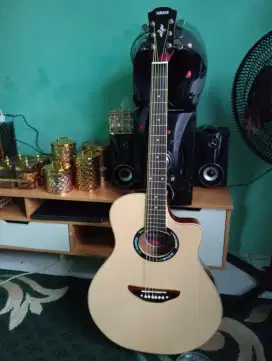 Gitar akustik yamaha