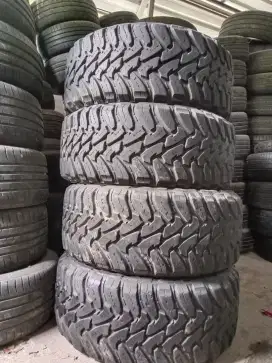 Toyo open country 33x12.50 R20