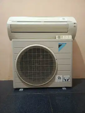AC Daikin Thailand 1,5 ( 1 stengah PK ) freon R32 unit mulus ory