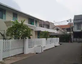 Rumah Hitung Tanah di JL. IKAN dekat Al Azhar Rawamangun