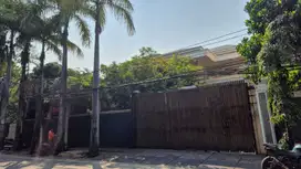 dijual rumah sunter 700m2 hadap selatan,2 lantai,bagus,kode rs/jm