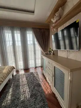 Rumah Baru Mewah Full Furnished by Design Interior di Boulevard Citra