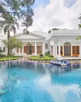 Disewakan rumah mewah luas pondok indah