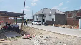Rumah Asri Nyaman, desain dlm bebas, Tanah SHM LT 100 meter. Bs KPR