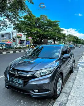 Cocok Buat Nongkrong & Touring! HR-V 2017 Ini Bener-Bener Anak Muda