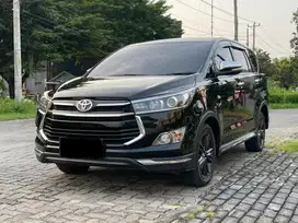 Antik km 50rb! Innova Venturer 2.4 Diesel Matic 2019 Antik Spt Baru!