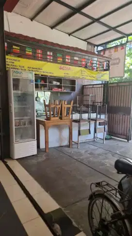 dibutuhkan tenaga kerja untuk melayani pembeli di warkop