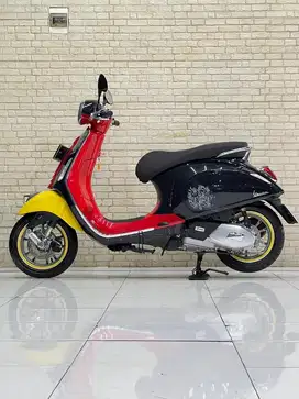 Limited edition VESPA PRIMAVERA - Micky Mouse - 2023 - Wulan mustika