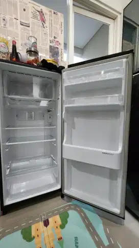 Dijual Cepat! Kulkas Panasonic 1 Pintu - Mulus, Harga Terjangkau!