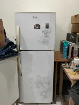 Kulkas 2 pintu LG 210L