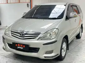 Dp 18jt.. Toyota Kijang INNOVA G 2.0 A/T 2011.. eNHa garage Semarang..