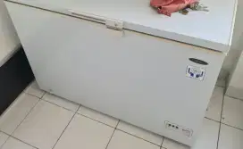 Freezer bekas TAPI MULUS! MASIH JOS! BESAR PULA!